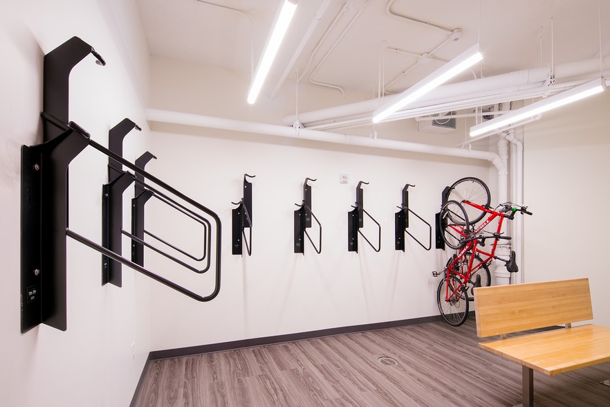 More Photos Of 1410 Spring Hill Rd, McLean Office For Lease