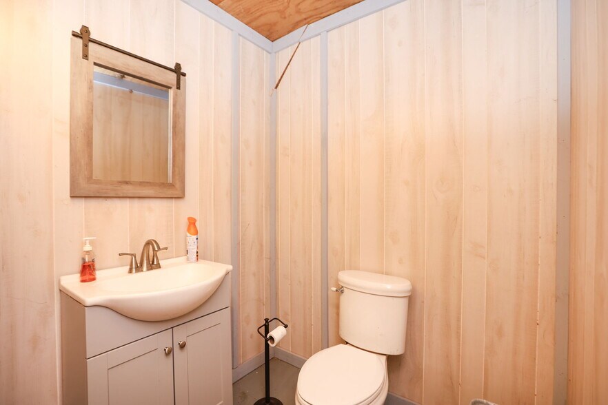 More Photos Of 10191 Bonner Rd, Pattison Specialty For Sale