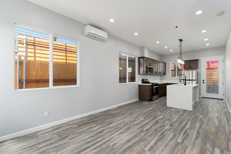 More Photos Of 6728 Thomson Ct, San Diego Apartments For Sale