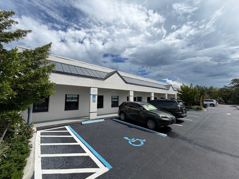 More Photos Of 5630 Yahl St, Naples Unknown For Lease