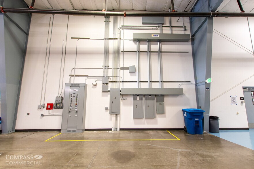More Photos Of 20730 Brinson Blvd, Bend Industrial For Lease
