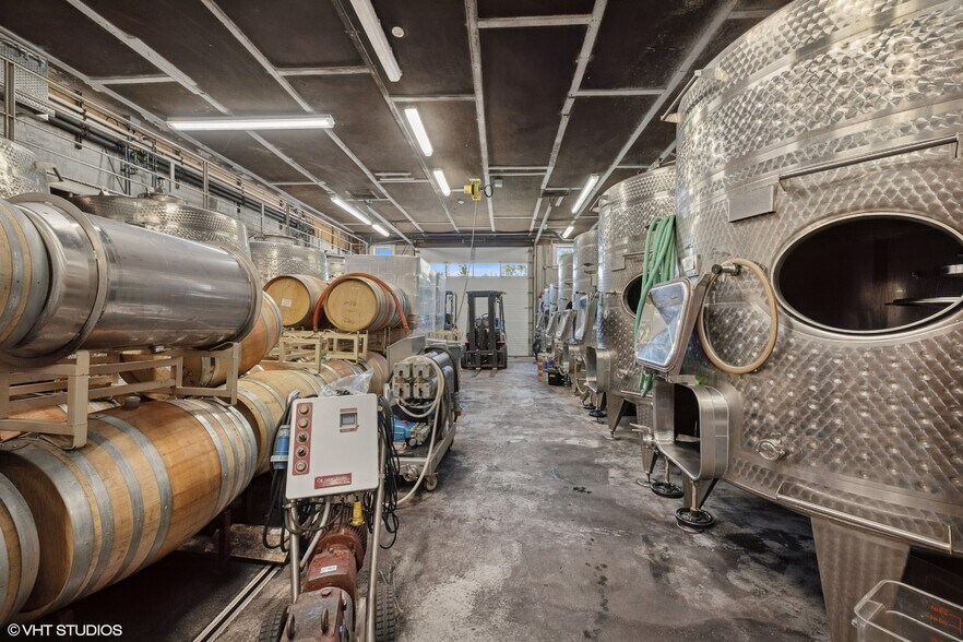 More Photos Of 5195 Old North Rd, Southold Winery Vineyard For Sale