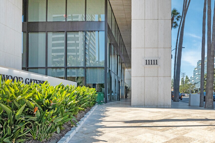 More Photos Of 11111 Santa Monica Blvd, Los Angeles Loft Creative Space For Lease