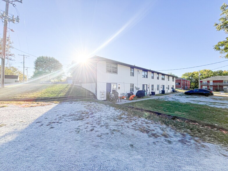 More Photos Of 408 S Mulberry St, Warrensburg Apartments For Sale