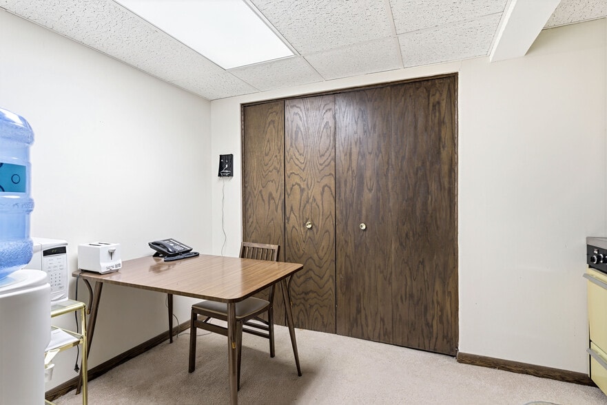 More Photos Of 2001-2007 Kinvara Dr, Pittsburgh Office For Sale