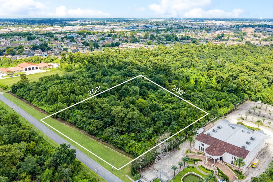 More Photos Of Gretna Blvd at Broadway Ave., Harvey Land For Sale