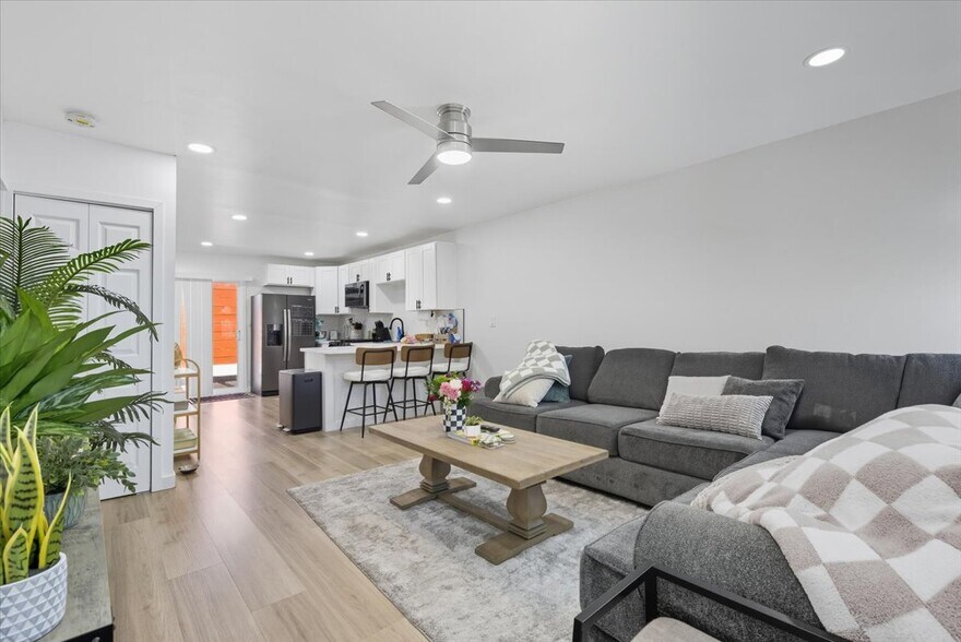 More Photos Of 4959 Jumano Ave, San Diego Apartments For Sale