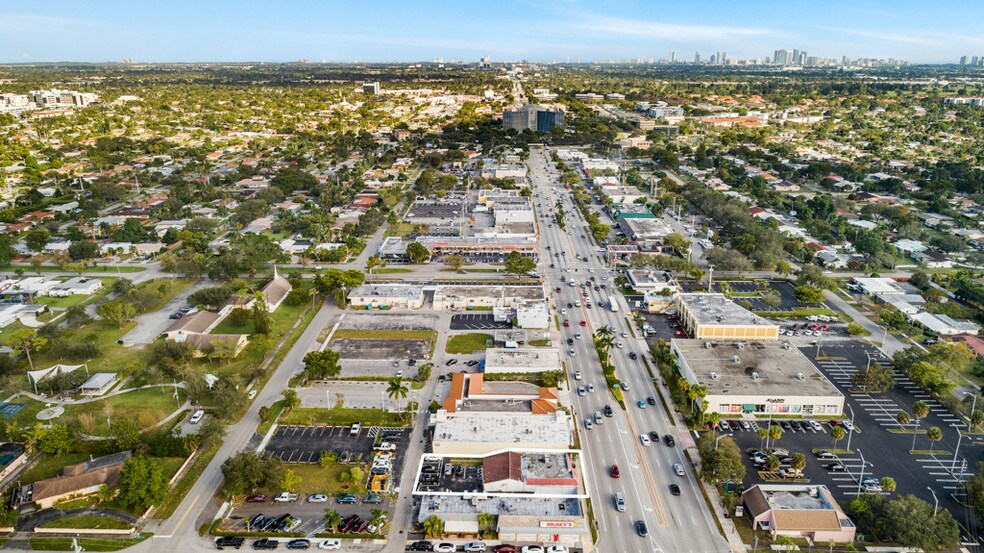 More Photos Of 4749 Hollywood Blvd, Hollywood Storefront Retail Office For Sale