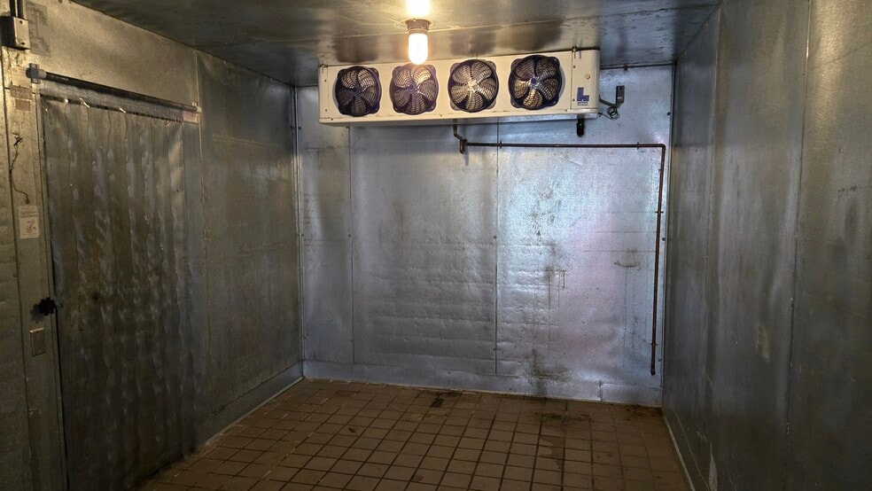 More Photos Of 5600-5628 Watt Ave, North Highlands Unknown For Lease