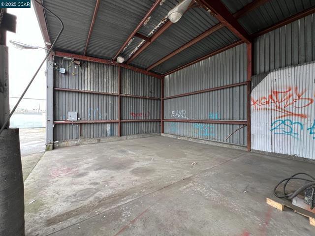 More Photos Of 1019 High St, Oakland Manufacturing For Lease