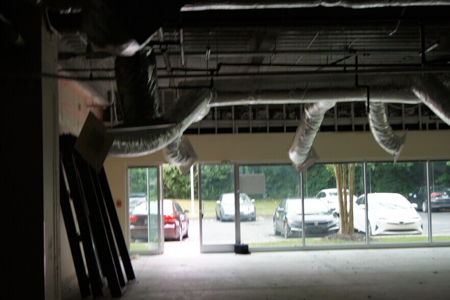 More Photos Of 10133 Sherrill Blvd, Knoxville Medical For Sale