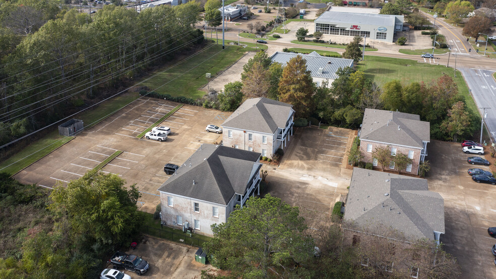 More Photos Of 403-C Towne Center Blvd, Ridgeland Office For Sale