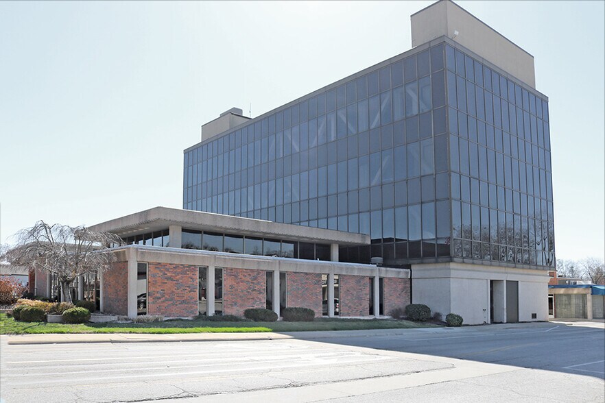 More Photos Of 1000 S Broadway, Highland Office For Lease