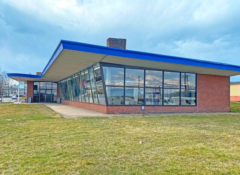 Primary Photo Of 301 N Enola Dr, Enola Freestanding For Lease