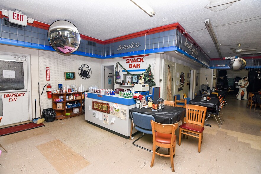 More Photos Of 106 W North Railroad St, Four Oaks Storefront For Sale
