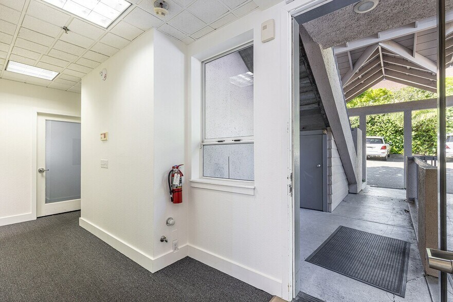 More Photos Of 7300 Healdsburg Ave, Sebastopol Office For Lease