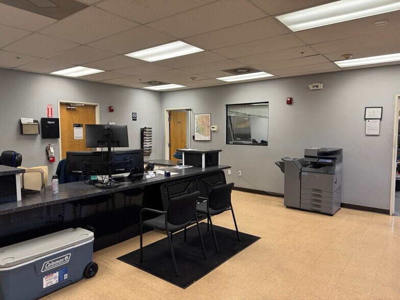 More Photos Of 9440 N 75th Ave, Peoria Warehouse For Lease