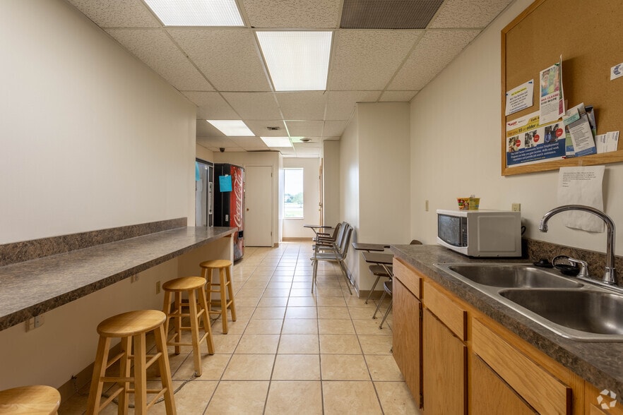 More Photos Of 6161 Busch Blvd, Columbus Office For Lease