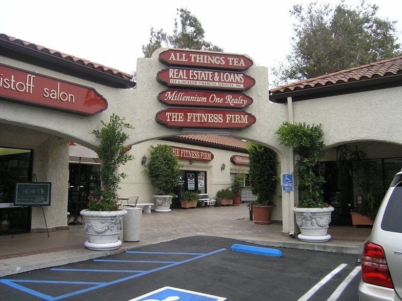 Primary Photo Of 330-390 N Lantana St, Camarillo Unknown For Lease