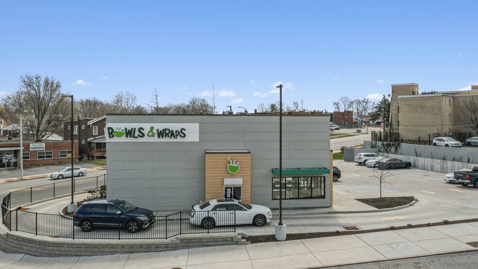 More Photos Of 2724 Watson Rd, Saint Louis General Retail For Sale