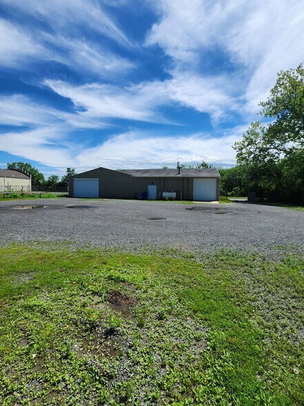 More Photos Of 2127 US-206 Hwy, Southampton Light Distribution For Lease