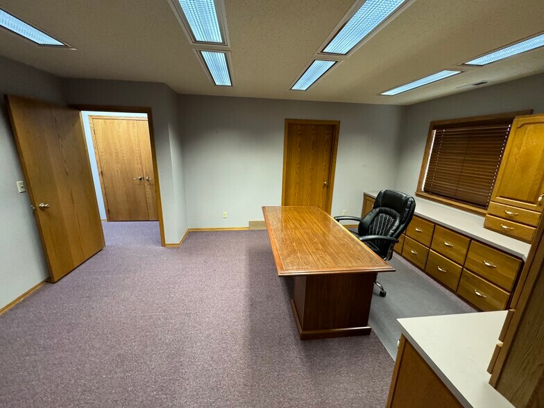 More Photos Of 1015 N 9th Ave, Brandon Industrial For Lease