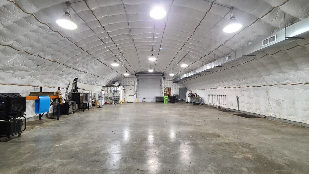 More Photos Of 282 Rees St, Breaux Bridge Light Distribution For Sale