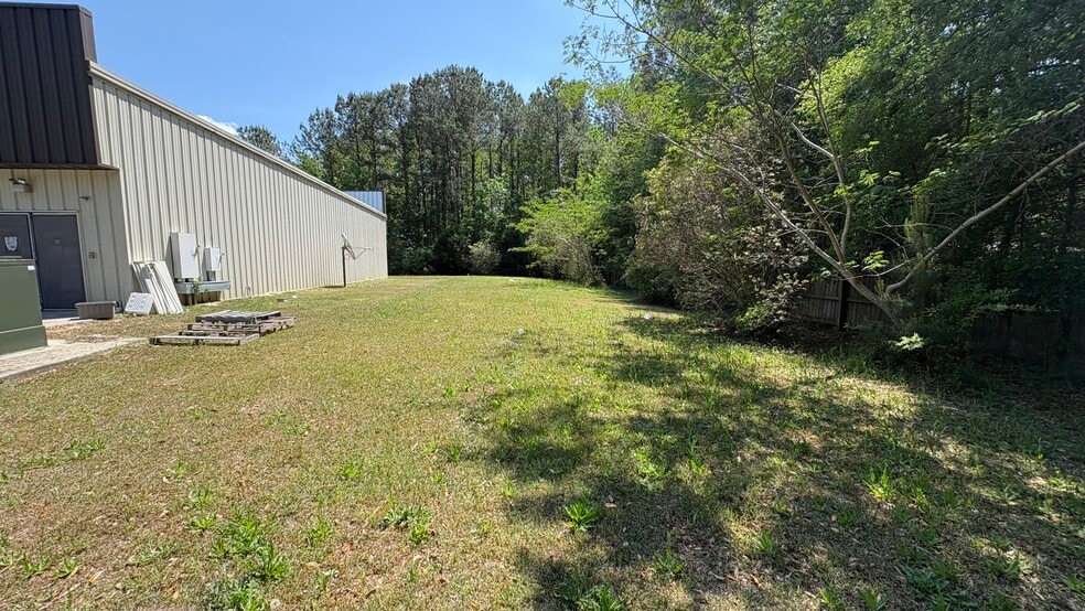 More Photos Of 2085 NW Longwood Rd, Longwood Freestanding For Sale