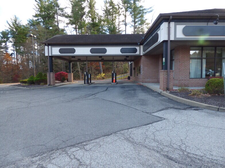 More Photos Of 325 Southpointe Blvd, Canonsburg Bank For Lease