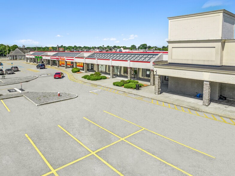 More Photos Of 500-950 Kings Hwy, New Bedford Unknown For Lease