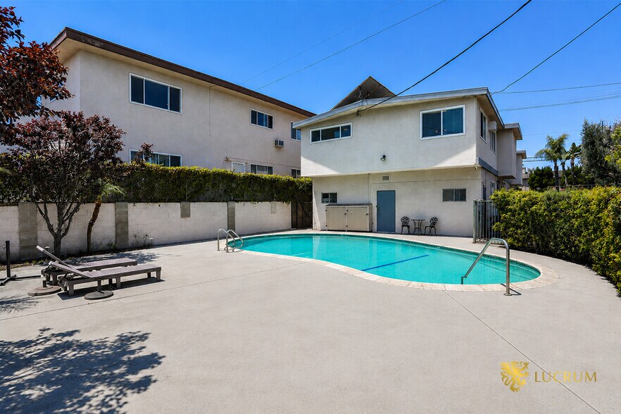 More Photos Of 6944-6954 Coldwater Canyon Ave, North Hollywood Apartments For Sale