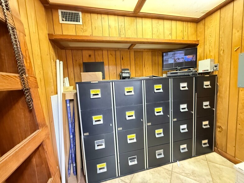 More Photos Of 12525 Old Highway 99, Seminole Warehouse For Sale