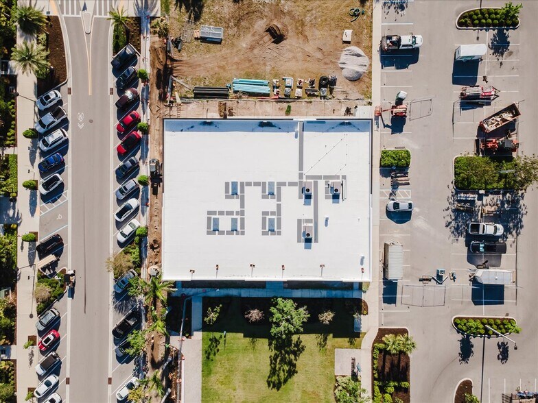 More Photos Of 6355 Initiative Blvd, Sarasota Storefront Retail Office For Lease