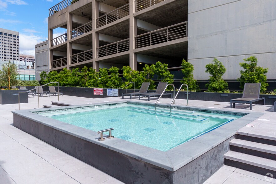 More Photos Of 1950 Broadway, Oakland Apartments For Lease