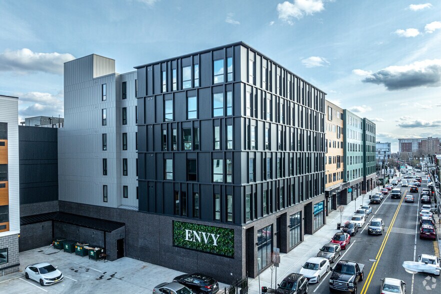 More Photos Of 58-84 Norfolk St, Newark Apartments For Lease