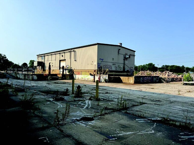 More Photos Of 1930 Tremainsville Rd, Toledo Manufacturing For Sale