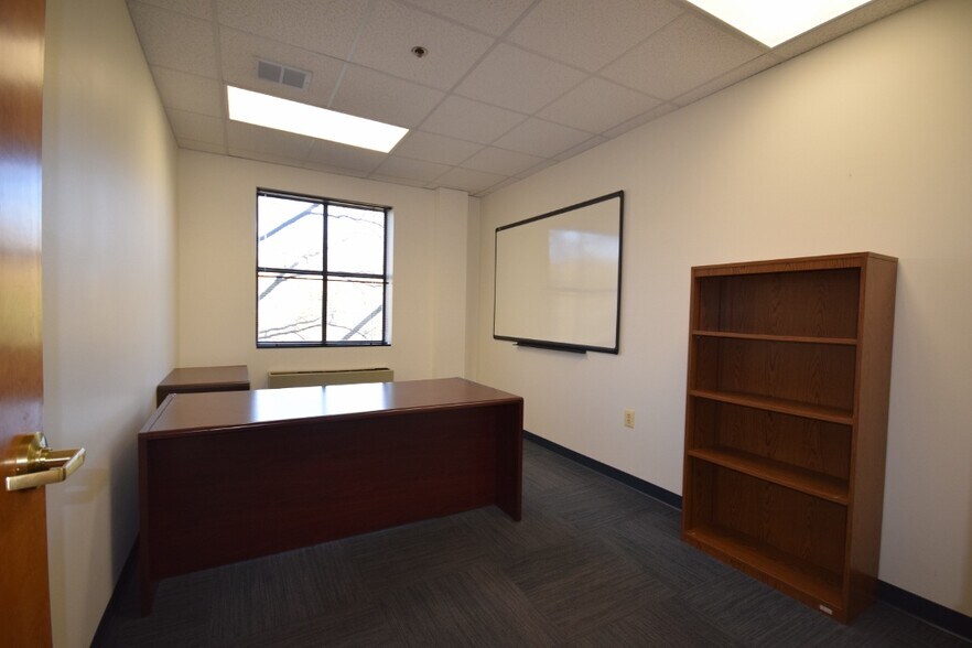 More Photos Of 8850 Richmond Hwy, Alexandria Office For Lease