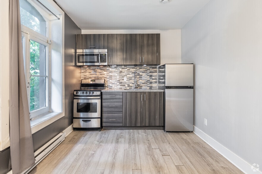 More Photos Of 245 Laurier Av E, Ottawa Apartments For Sale