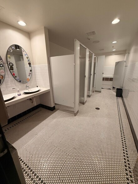 More Photos Of 600 S La Brea Ave, Los Angeles Storefront Retail Residential For Sale
