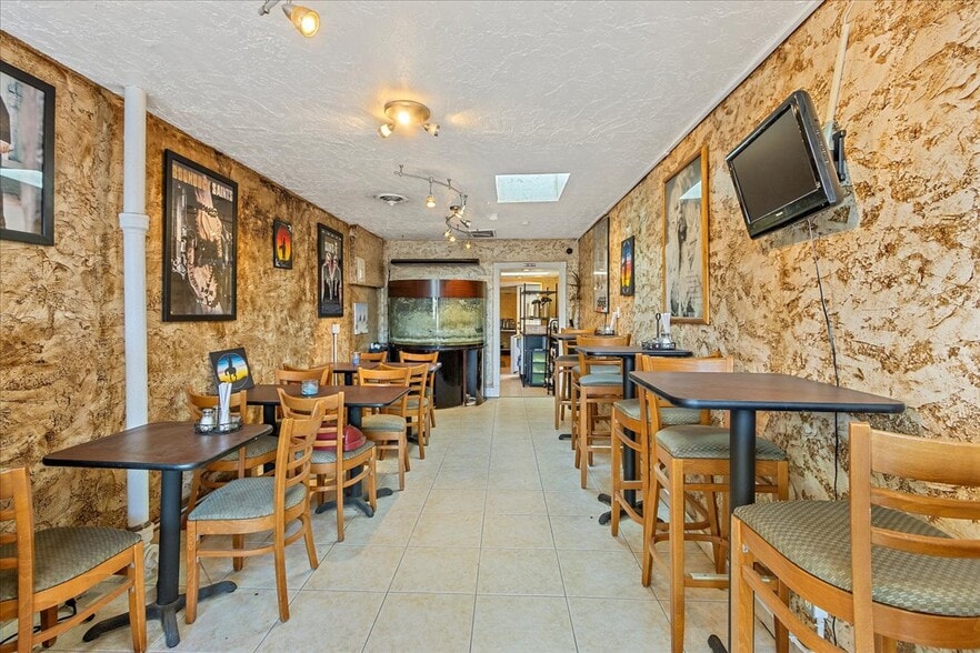 More Photos Of 11712 W Colfax Ave, Lakewood Freestanding For Lease