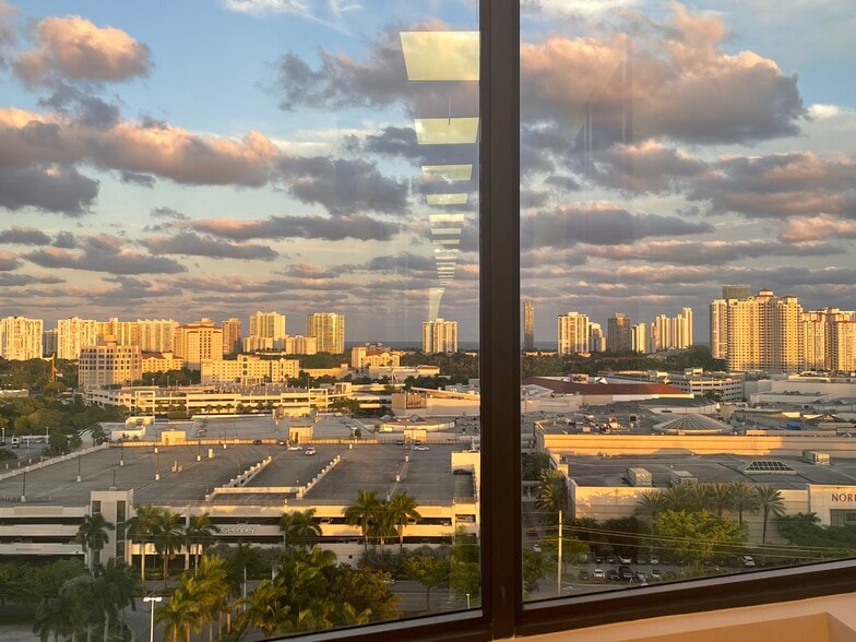 More Photos Of 19790 W Dixie Hwy, Aventura Office For Sale