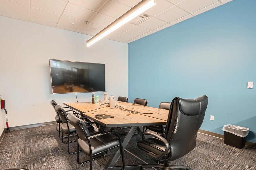 More Photos Of 888 Federal Blvd, Denver Warehouse For Sale
