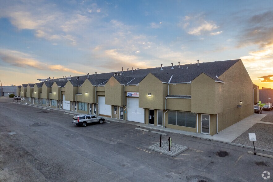 More Photos Of 3208 8th Ave NE, Calgary Warehouse For Sale