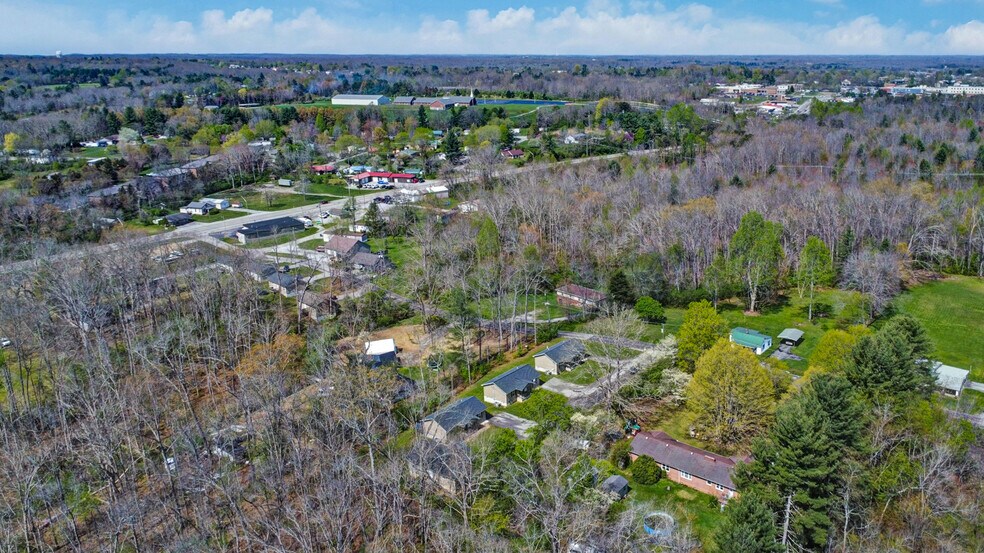 More Photos Of 10 Anthony St, Crossville Multifamily For Sale