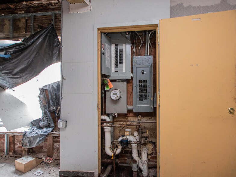 More Photos Of 621 S Broadway, Yonkers Restaurant For Sale