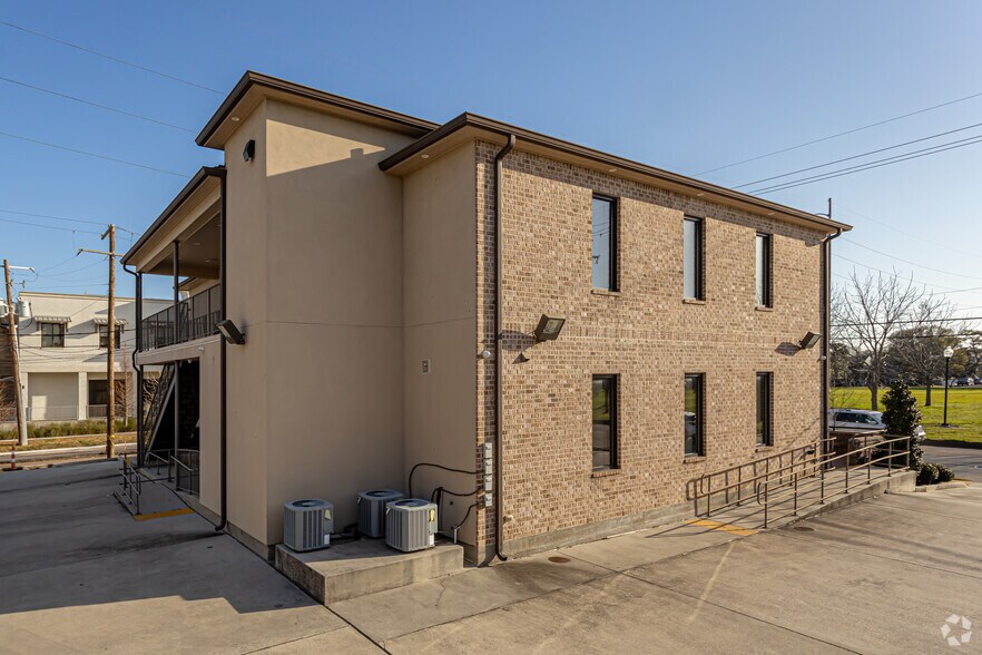More Photos Of 6050 Pontchartrain Blvd, New Orleans Office For Lease