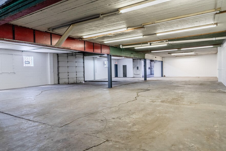 More Photos Of 2200 S Miller Pky, Milwaukee Distribution For Sale