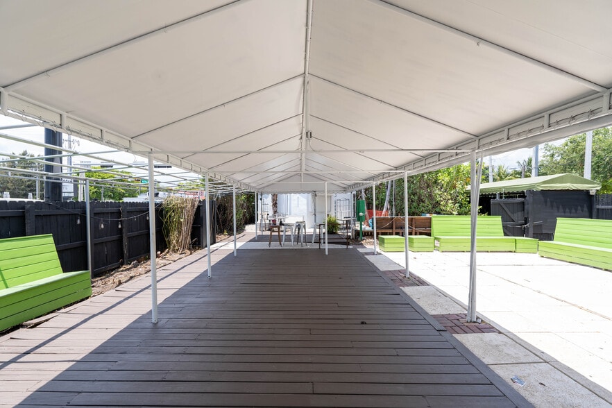 More Photos Of 701-709 NE 79th St, Miami Storefront Retail Office For Sale