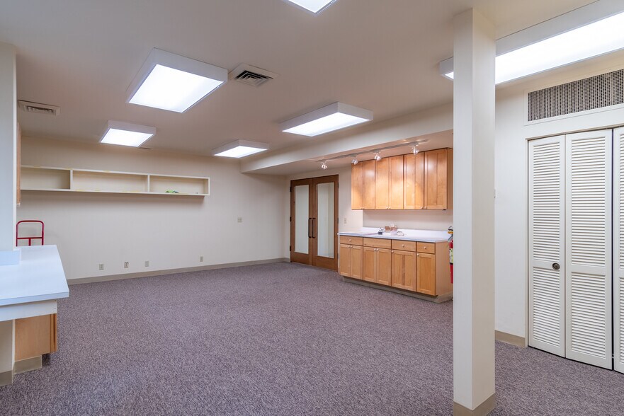 More Photos Of 400 Camino Aguajito, Monterey Office For Lease