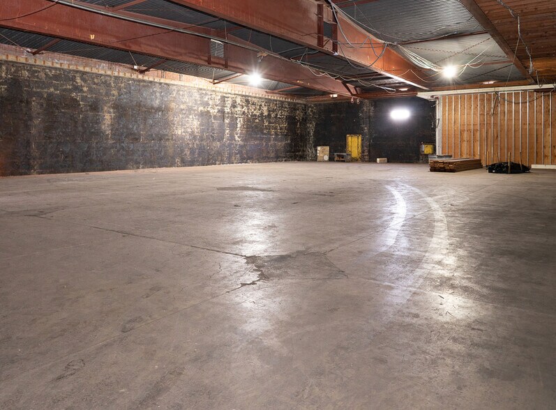 More Photos Of 1600 Naud St, Los Angeles Warehouse For Sale